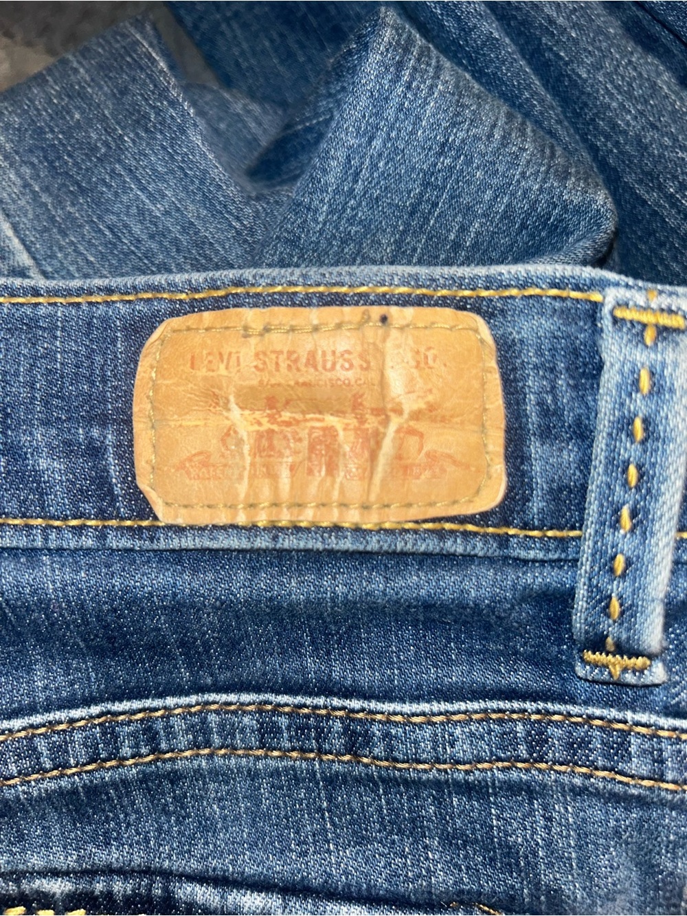 Levi's Perfectly Slimming 512 Bootcut Jeans - Picture 10 of 12